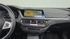 2022 BMW 1-Series 120i M Sports, белый — фото 13