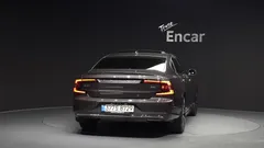 2022 Volvo S90 B6 AWD Inscription, серый — фото 4