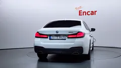 2022 BMW 5-Series 520i M Sport — фото 4