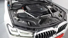 2022 BMW 5-Series 520i M Sport — фото 6
