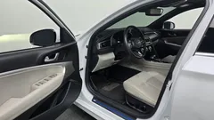 2023 Genesis G70 Gasoline 2.0T 2WD, белый — фото 10