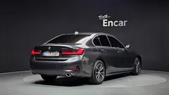 2022 BMW 3-Series 320i — фото 2