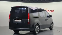 2023 Hyundai Staria Tourer 11-Seater — фото 2