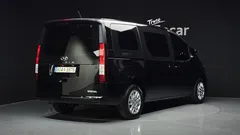2023 Hyundai Staria Cargo 3-Seater — фото 2