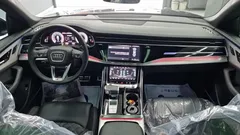 2023 Audi Q8 55 TFSI Quattro Premium, чёрный — фото 5