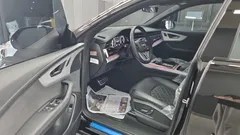 2023 Audi Q8 55 TFSI Quattro Premium, чёрный — фото 7