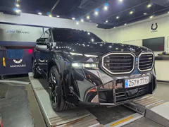 2023 BMW XM 4.4, чёрный — фото 12