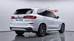2023 BMW X5 xDrive 45e M Sport, белый — фото 2