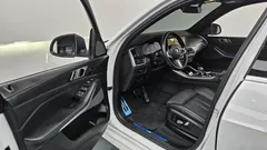 2023 BMW X5 xDrive 45e M Sport, белый — фото 10