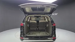 2022 Kia Carnival Diesel 7-Seater Hi-Limousine — фото 20