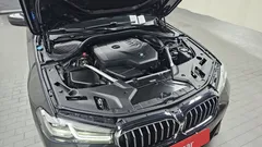 2023 BMW 5-Series 520i M Sport — фото 6