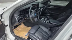 2022 BMW 5-Series 530e M Sport — фото 10