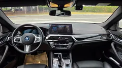 2022 BMW 5-Series 530e M Sport — фото 14