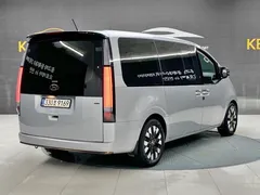 2022 Hyundai Staria 4WD Lounge 9-Seater — фото 2