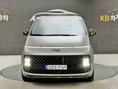 2022 Hyundai Staria 4WD Lounge 9-Seater — фото 3