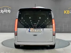 2022 Hyundai Staria 4WD Lounge 9-Seater — фото 4