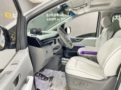 2022 Hyundai Staria 4WD Lounge 9-Seater — фото 10