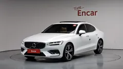 2022 Volvo S60 B5 Inscription, белый — фото 1