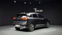 2021 Kia Niro 1.6 HEV, серый — фото 2