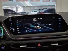 2023 Hyundai Sonata Premium Plus — фото 10