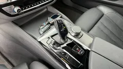 2023 BMW 5-Series 520i M Sport — фото 9