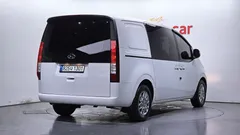 2022 Hyundai Staria Cargo 5-Seater — фото 2