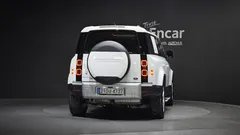 2023 Land Rover Defender 110 D300 HSE — фото 4
