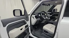 2023 Land Rover Defender 110 D300 HSE — фото 10