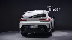 2023 BMW XM 4.4, белый — фото 4