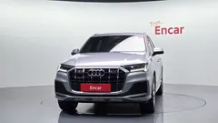 2021 Audi Q7 45 TDI Quattro Premium, серо-серебристый — фото 3