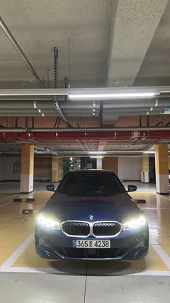 2023 BMW 3-Series 320i — фото 3