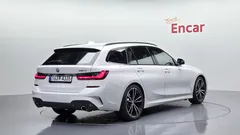 2022 BMW 3-Series 320i Touring M Sports — фото 2