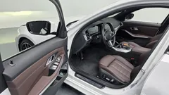2022 BMW 3-Series 320i Touring M Sports — фото 10