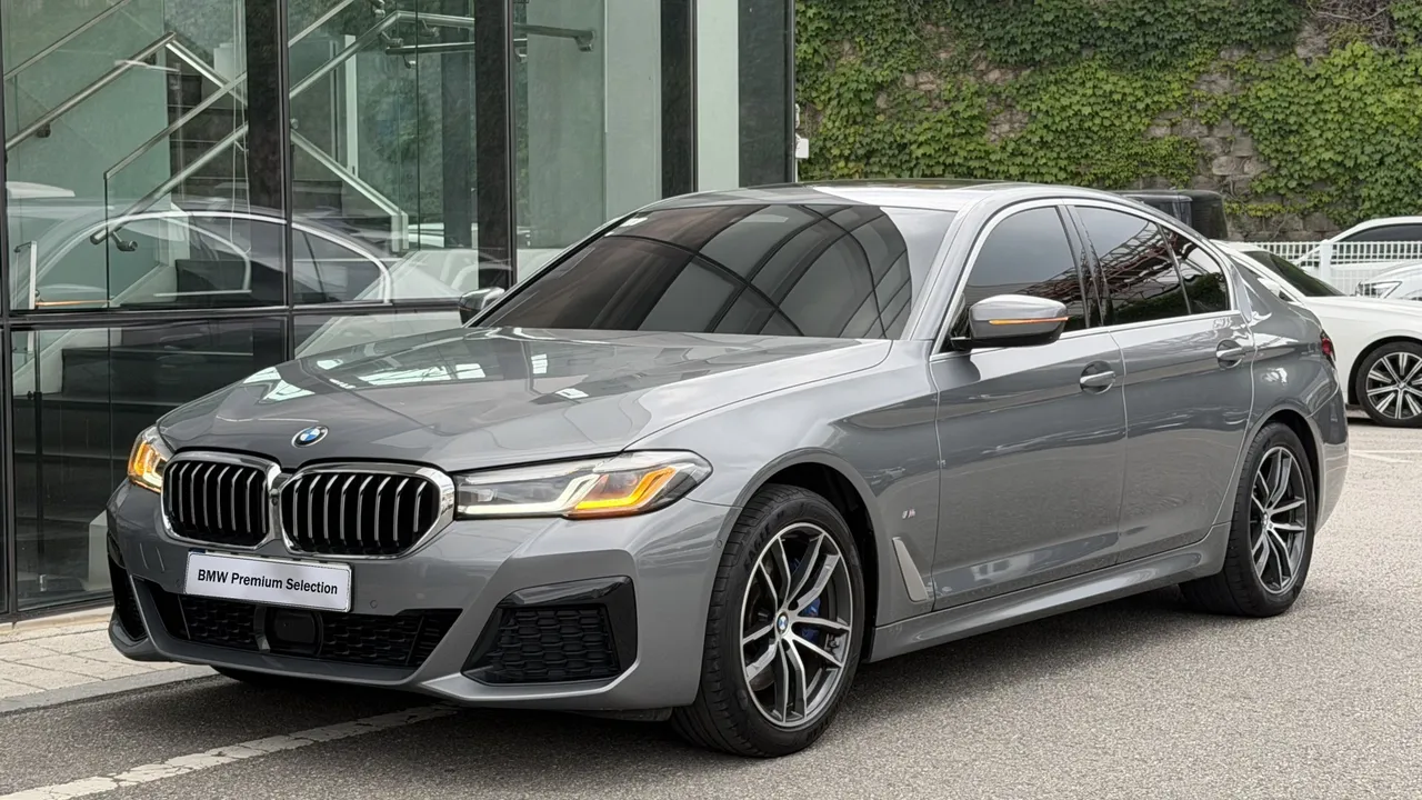 2023 BMW 5-Series 523d M Sport