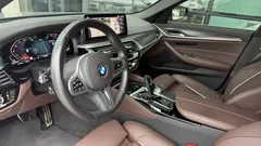 2023 BMW 5-Series 523d M Sport — фото 18