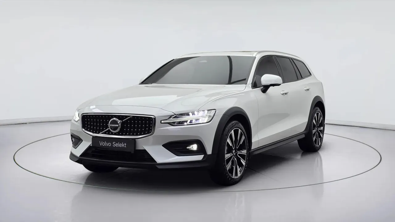 2023 Volvo V60 B5 Ultimate AWD