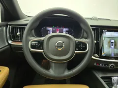 2023 Volvo V60 B5 Ultimate AWD, белый — фото 16
