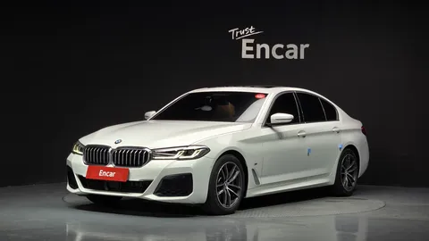 2022 BMW 5-Series 520i M Sport