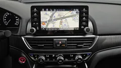 2022 Honda Accord 2.0 Hybrid Touring, белый — фото 14