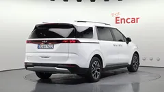 2023 Kia Carnival Diesel 9-Seater Prestige — фото 2