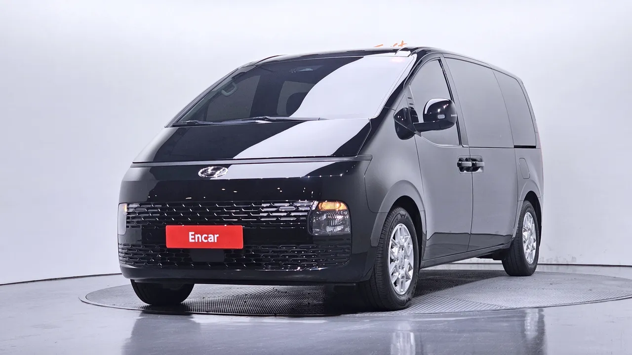 2022 Hyundai Staria Tourer 11-Seater