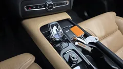 2022 Volvo XC90 T8 Ultimate Bright Hybrid — фото 9