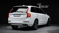 2021 Volvo XC90 T8 R-Design Hybrid, белый — фото 2