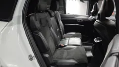 2021 Volvo XC90 T8 R-Design Hybrid, белый — фото 11