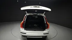 2021 Volvo XC90 T8 R-Design Hybrid, белый — фото 20