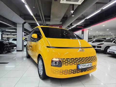 2022 Hyundai Staria Tourer 11-Seater