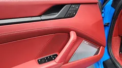2023 Porsche 911 Carrera 4 GTS Cabriolet, синий — фото 17