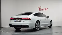 2023 Audi A7 55 TFSI Quattro Premium, белый — фото 2