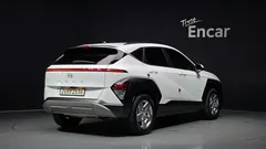 2023 Hyundai Kona Gasoline 2.0 2WD, белый — фото 2