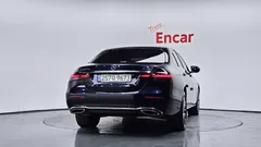 2022 Mercedes-Benz E-Class E300e 4MATIC Exclusive — фото 4